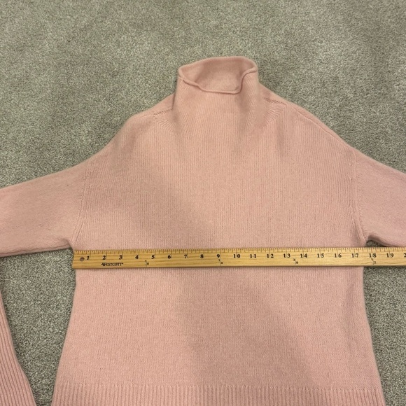 Aritzia Wilfred Cyprie 100% Cashmere Sweater Turtleneck Light Pink Size XS - Picture 9 of 11
